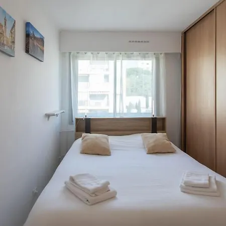L28 Californie 1min Walk Sea 3bdr/ Ac & Balcony