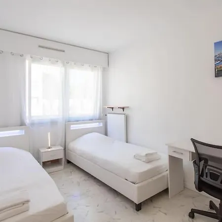 L28 Californie 1min Walk Sea 3bdr/ Ac & Balcony *
