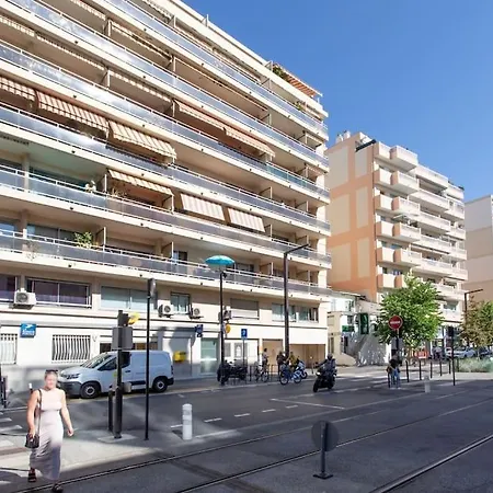 L28 Californie 1min Walk Sea 3bdr/ Ac & Balcony *